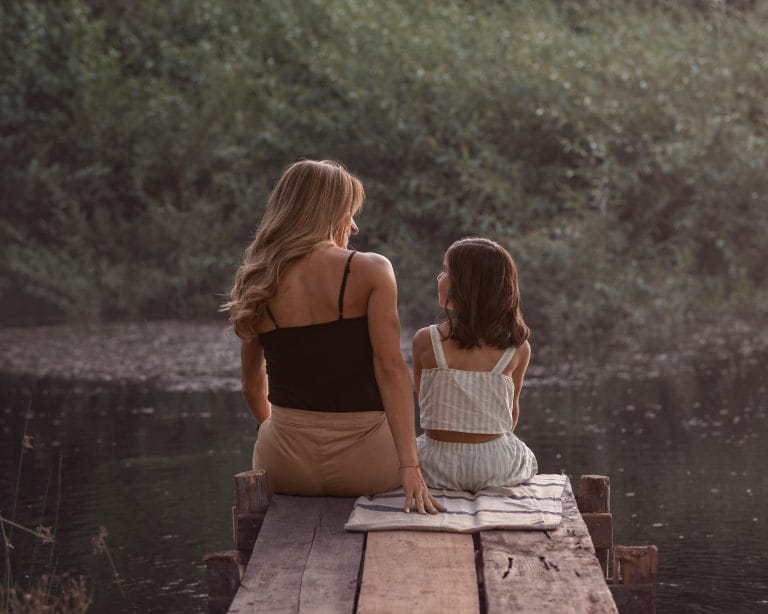 Parent using positive reinforcement and boundaries to discipline a narcissistic child.